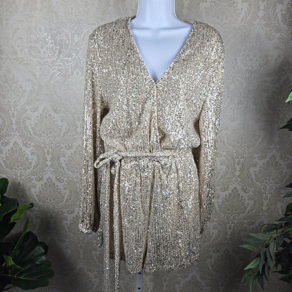 Saints & Heart Sz Large Silver Sequin Romper Belt Elastic Waist Long Sleeve NWT